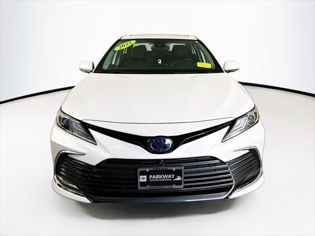 2022 Toyota Camry Hybrid XLE