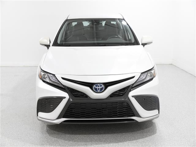 2022 Toyota Camry Hybrid XSE