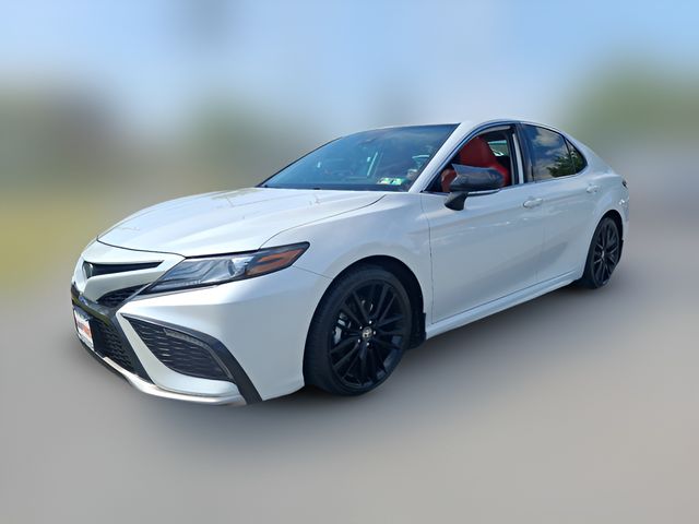 2022 Toyota Camry Hybrid XSE