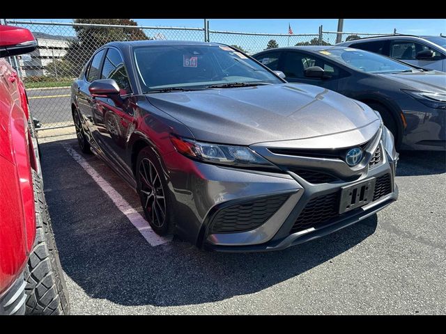 2022 Toyota Camry Hybrid SE