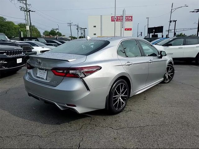 2022 Toyota Camry Hybrid SE