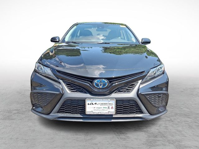 2022 Toyota Camry Hybrid SE
