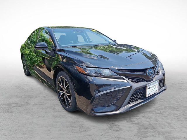 2022 Toyota Camry Hybrid SE
