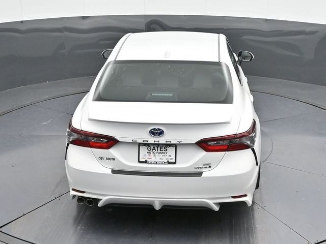 2022 Toyota Camry Hybrid SE