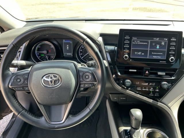 2022 Toyota Camry Hybrid SE