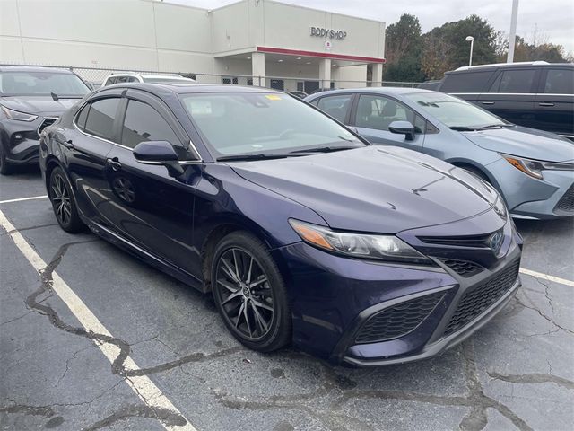 2022 Toyota Camry Hybrid SE