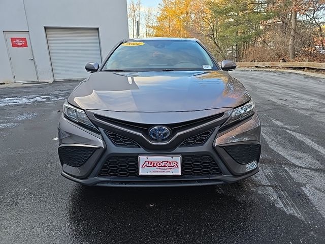 2022 Toyota Camry Hybrid SE