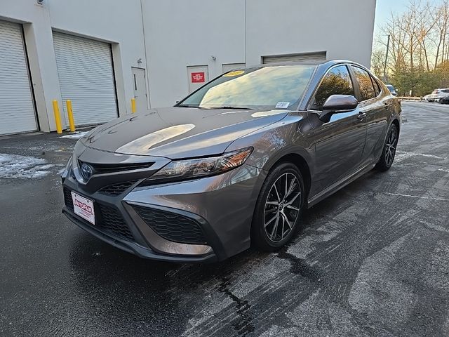 2022 Toyota Camry Hybrid SE