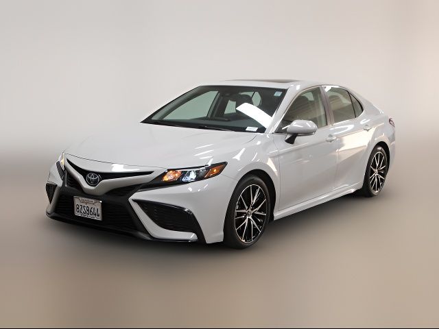 2022 Toyota Camry Hybrid SE