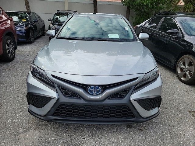 2022 Toyota Camry Hybrid SE