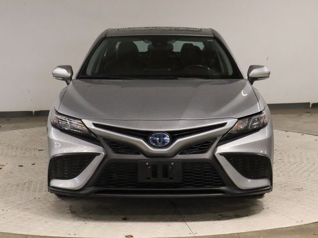 2022 Toyota Camry Hybrid SE