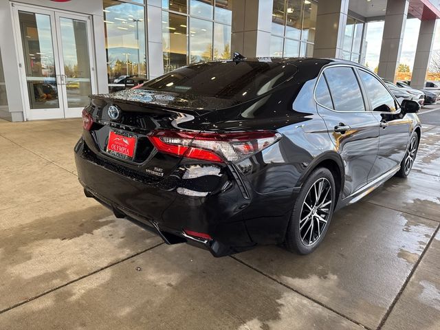 2022 Toyota Camry Hybrid SE