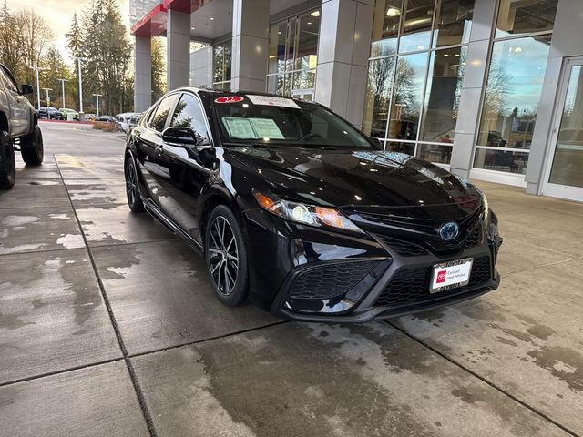 2022 Toyota Camry Hybrid SE