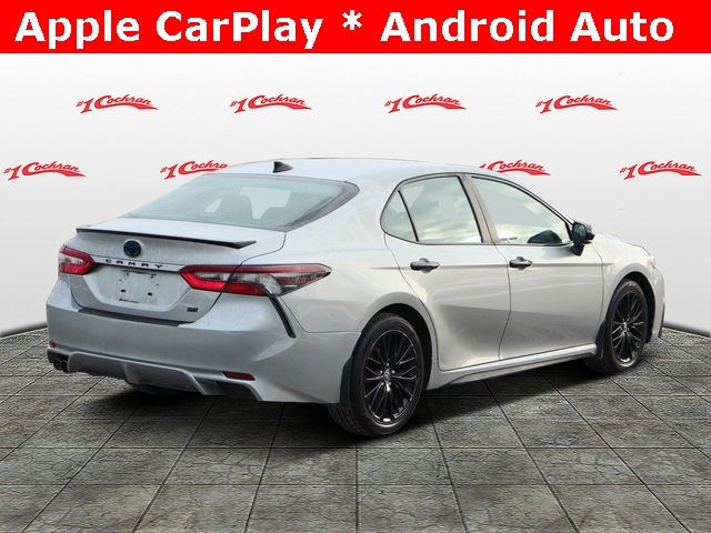 2022 Toyota Camry Hybrid SE