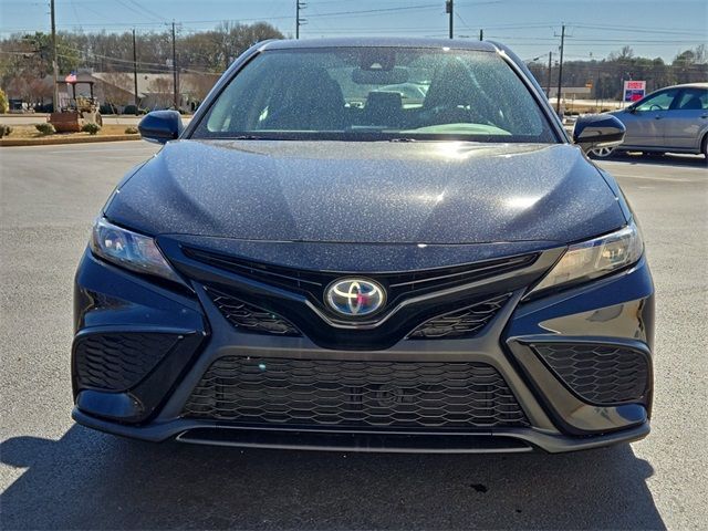 2022 Toyota Camry Hybrid SE