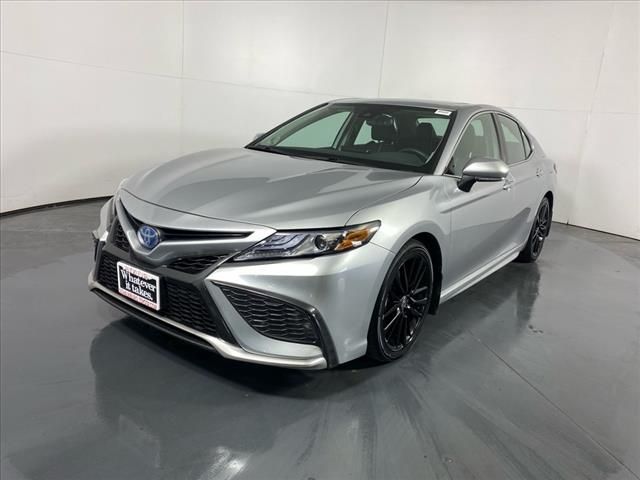 2022 Toyota Camry Hybrid XSE