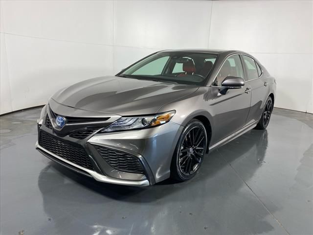 2022 Toyota Camry Hybrid XSE