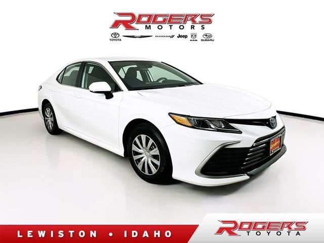 2022 Toyota Camry Hybrid LE