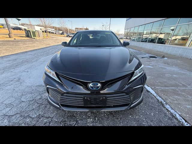 2022 Toyota Camry Hybrid LE