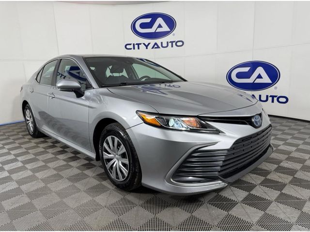 2022 Toyota Camry Hybrid LE