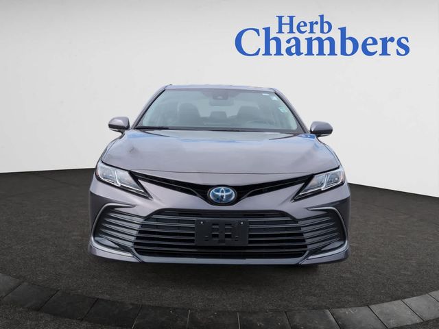 2022 Toyota Camry Hybrid LE