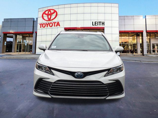 2022 Toyota Camry Hybrid LE