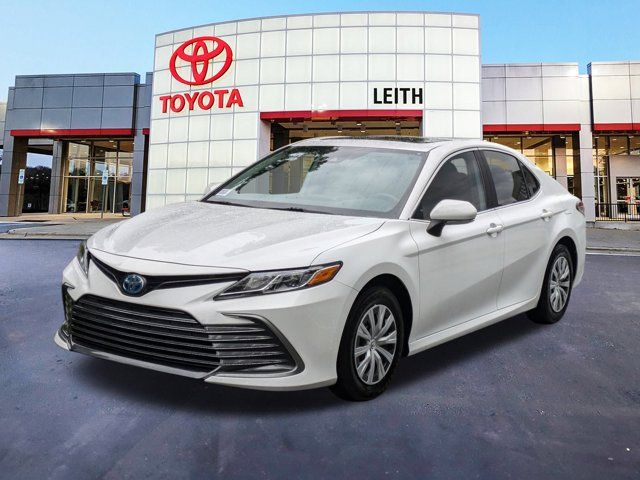 2022 Toyota Camry Hybrid LE