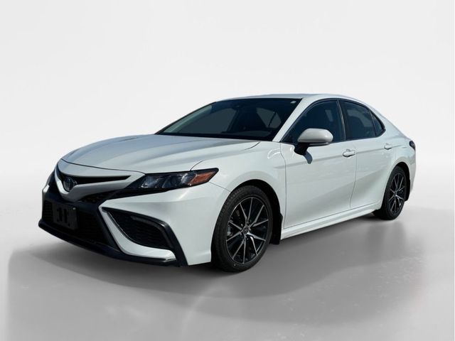 2022 Toyota Camry Hybrid SE