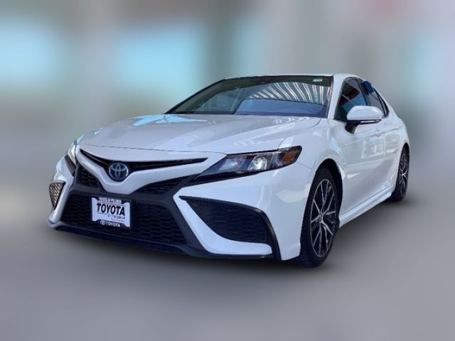 2022 Toyota Camry Hybrid SE