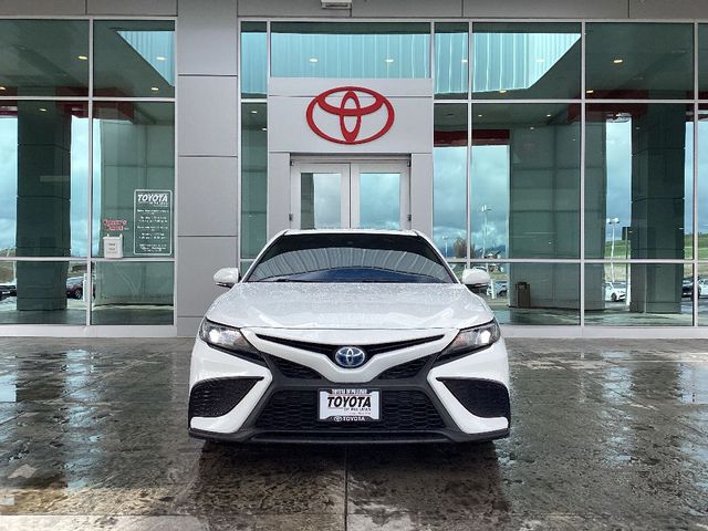 2022 Toyota Camry Hybrid SE