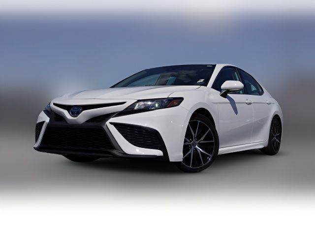 2022 Toyota Camry Hybrid SE