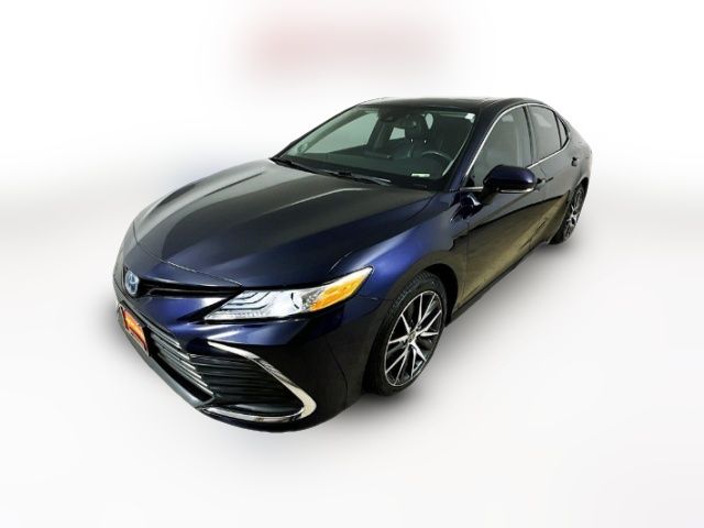 2022 Toyota Camry Hybrid XLE