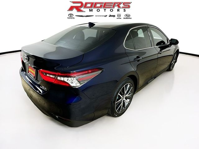 2022 Toyota Camry Hybrid XLE