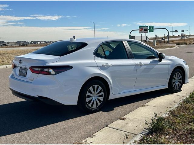 2022 Toyota Camry Hybrid LE