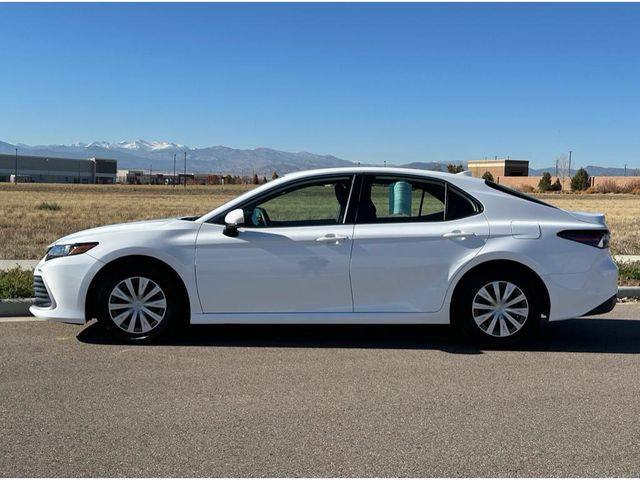 2022 Toyota Camry Hybrid LE