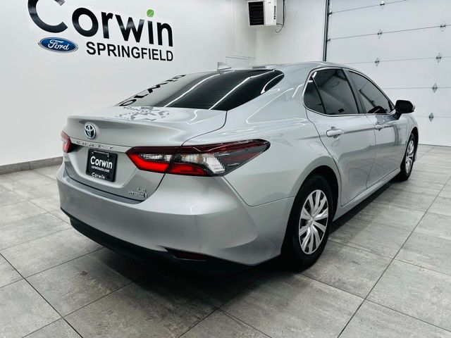 2022 Toyota Camry Hybrid LE