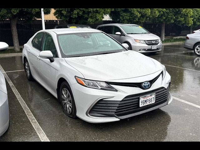 2022 Toyota Camry Hybrid LE