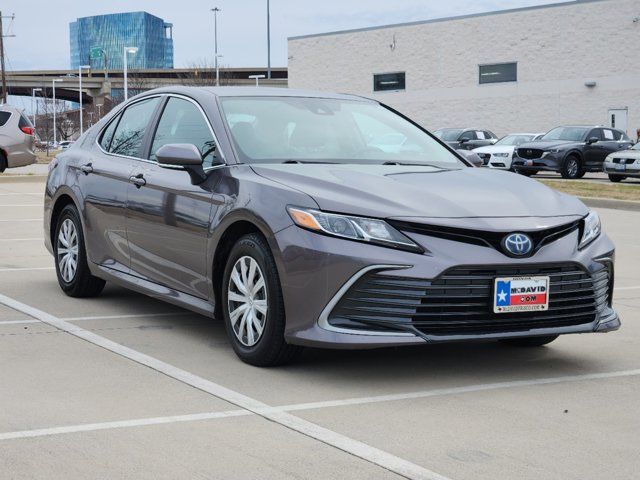 2022 Toyota Camry Hybrid LE