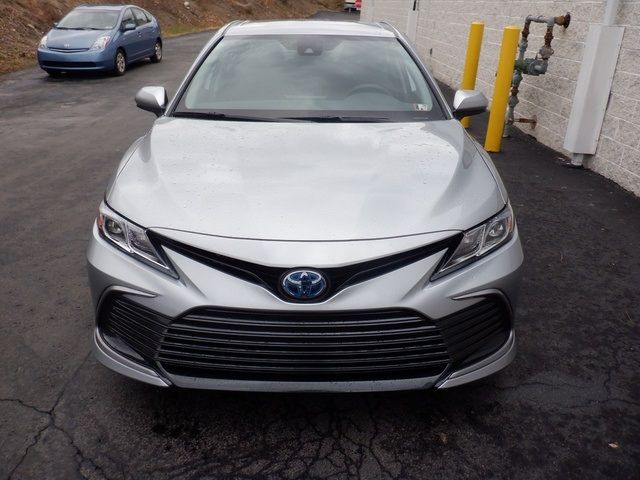 2022 Toyota Camry Hybrid LE