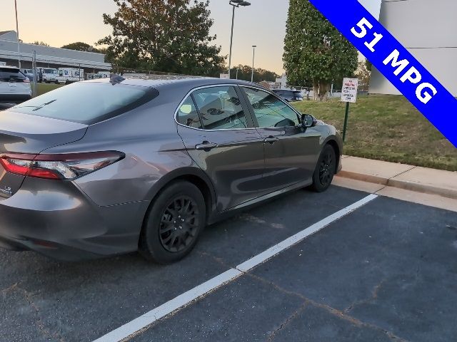 2022 Toyota Camry Hybrid LE