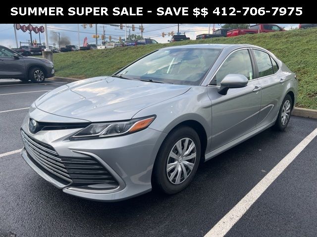 2022 Toyota Camry Hybrid LE