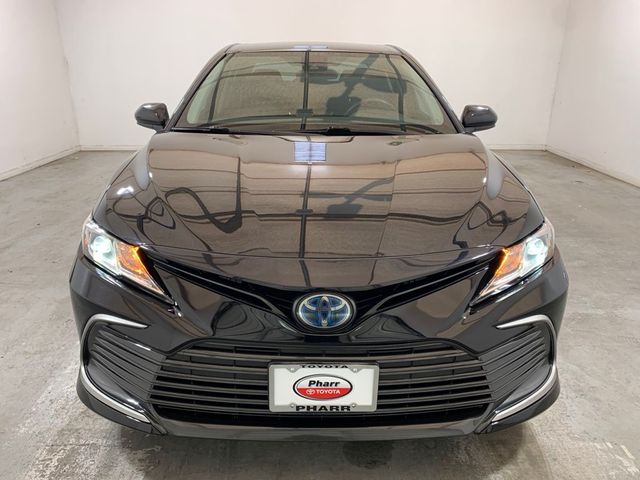 2022 Toyota Camry Hybrid LE