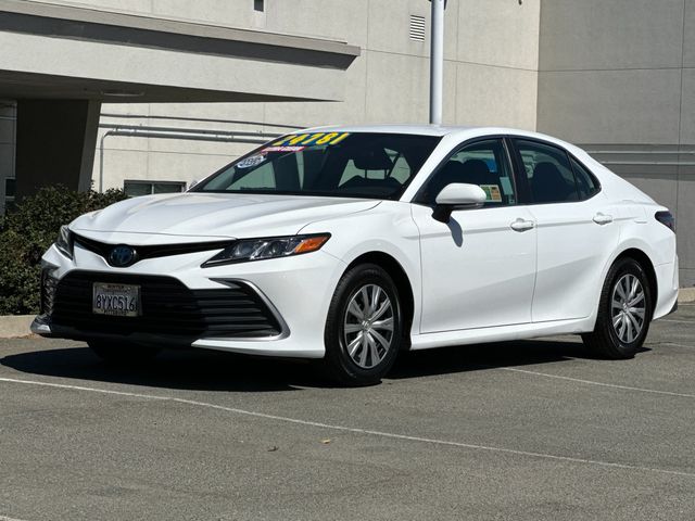 2022 Toyota Camry Hybrid LE