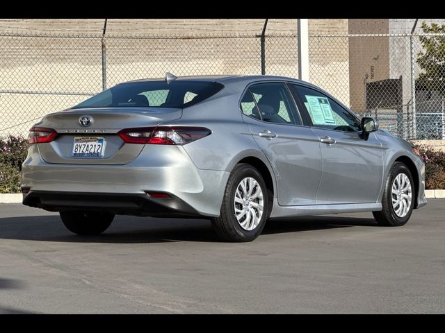 2022 Toyota Camry Hybrid LE