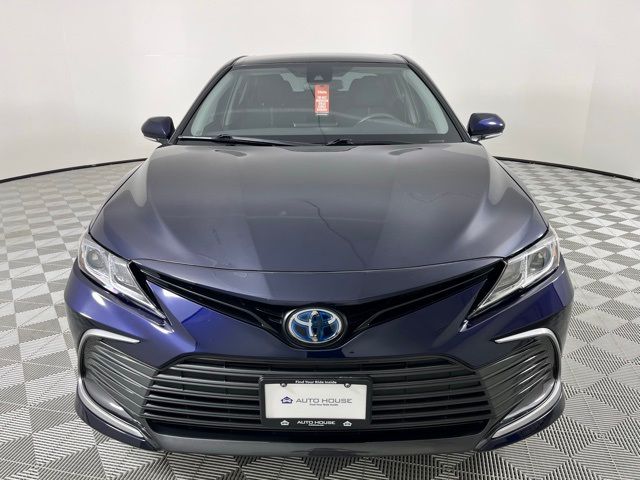 2022 Toyota Camry Hybrid LE