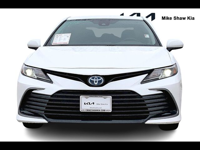 2022 Toyota Camry Hybrid LE