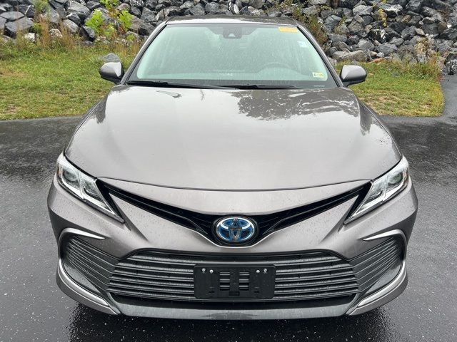 2022 Toyota Camry Hybrid LE