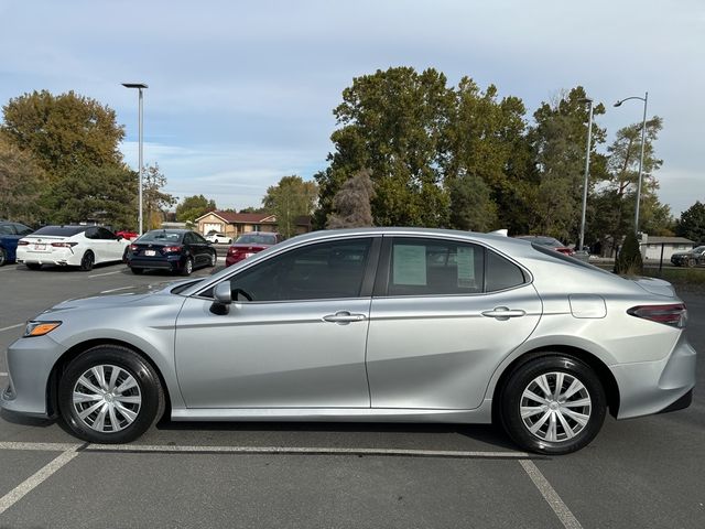 2022 Toyota Camry Hybrid LE