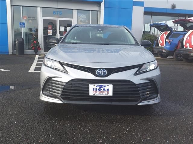 2022 Toyota Camry Hybrid LE