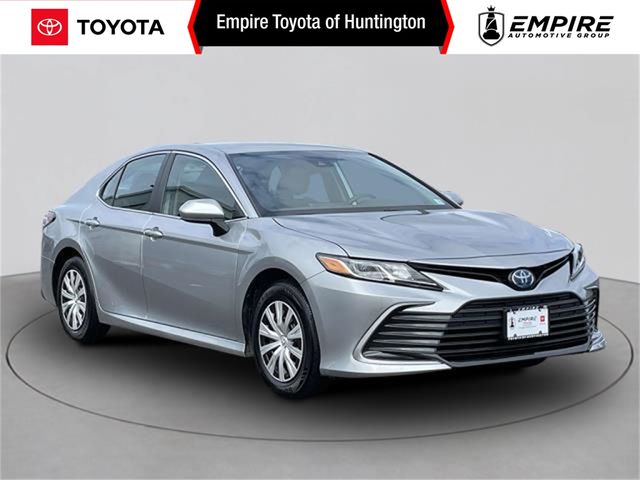 2022 Toyota Camry Hybrid LE